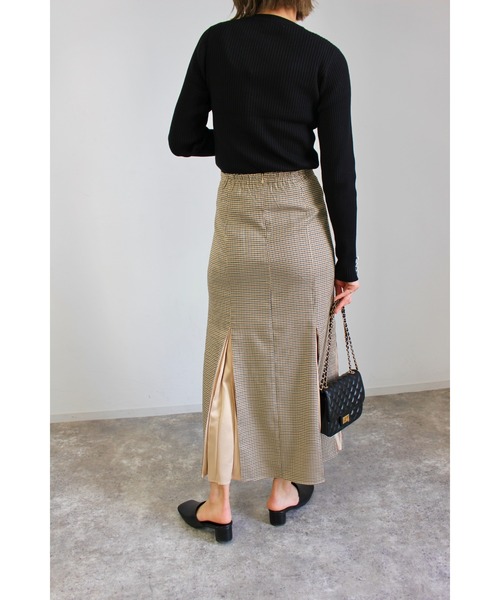 MLI'A（エムリア）の「袖ボタンニット（ニット/セーター・レディース・オフホワイト/ブラック/ライトグリーン/サックスブルー/イエロー/ピンク・M）」の20枚目の写真