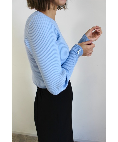 MLI'A（エムリア）の「袖ボタンニット（ニット/セーター・レディース・オフホワイト/ブラック/ライトグリーン/サックスブルー/イエロー/ピンク・M）」の9枚目の写真