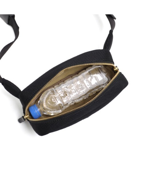CLEDRAN(クレドラン)の「CL3411 TRANS BODY BAG メッシュ 軽量 ショルダー(ボディバッグ/ウエストポーチ・レディース・ブラック/ブルー/チョコ・FREE)」の5枚目の写真