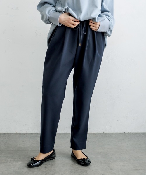 PUAL CE CIN（ピュアルセシン）の「ストレッチイージーテーパードパンツ（その他パンツ・レディース・ベージュ/ネイビー/グレー/アイボリー・FREE）」の4枚目の写真