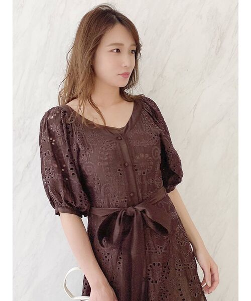 dazzlin(ダズリン)の「フラワーカットワークワンピース(ワンピース・レディース・ブラウン/オフホワイト・FREE)」の11枚目の写真