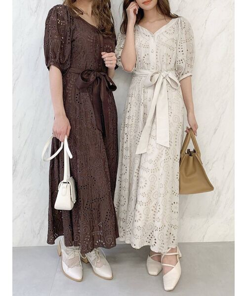 dazzlin(ダズリン)の「フラワーカットワークワンピース(ワンピース・レディース・ブラウン/オフホワイト・FREE)」の16枚目の写真