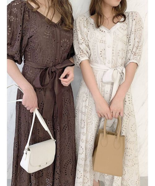 dazzlin(ダズリン)の「フラワーカットワークワンピース(ワンピース・レディース・ブラウン/オフホワイト・FREE)」の18枚目の写真