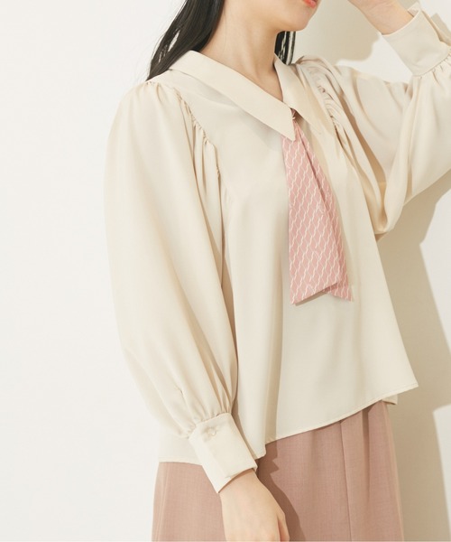 JILL by JILL STUART（ジルバイジルスチュアート）の「◇スカーフ付ロングポイントカラーブラウス（シャツ/ブラウス・レディース・ライトグリーン/ベージュ/ネイビー・FREE）」の13枚目の写真