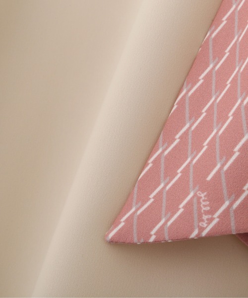 JILL by JILL STUART（ジルバイジルスチュアート）の「◇スカーフ付ロングポイントカラーブラウス（シャツ/ブラウス・レディース・ライトグリーン/ベージュ/ネイビー・FREE）」の17枚目の写真