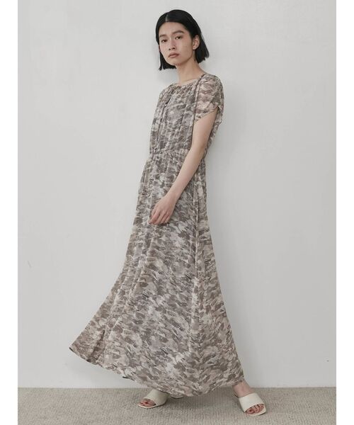 COTORICA（コトリカ）の「ウエストマークプリントフレアワンピース（ワンピース・レディース・グレー/イエロー・FREE）」の5枚目の写真