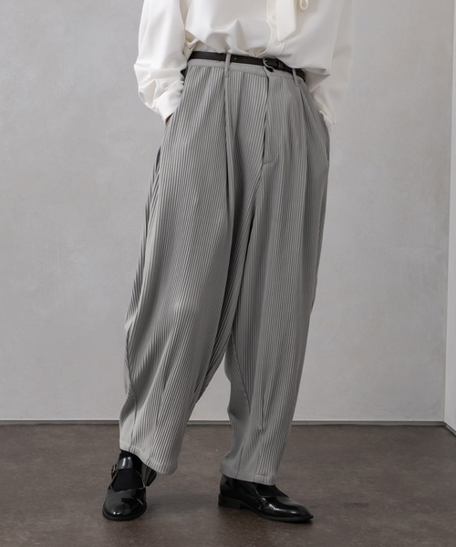 Adoon plain（アドーンプレーン）の「【Adoon plain】プリーツバルーンパンツ(セットアップ着用可)（その他パンツ・メンズ・ブラック/グレー・SMALL/MEDIUM/LARGE）」の15枚目の写真