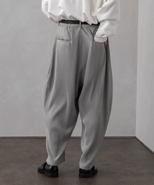 Adoon plain（アドーンプレーン）の「【Adoon plain】プリーツバルーンパンツ(セットアップ着用可)（その他パンツ・メンズ・ブラック/グレー・SMALL/MEDIUM/LARGE）」の18枚目の写真