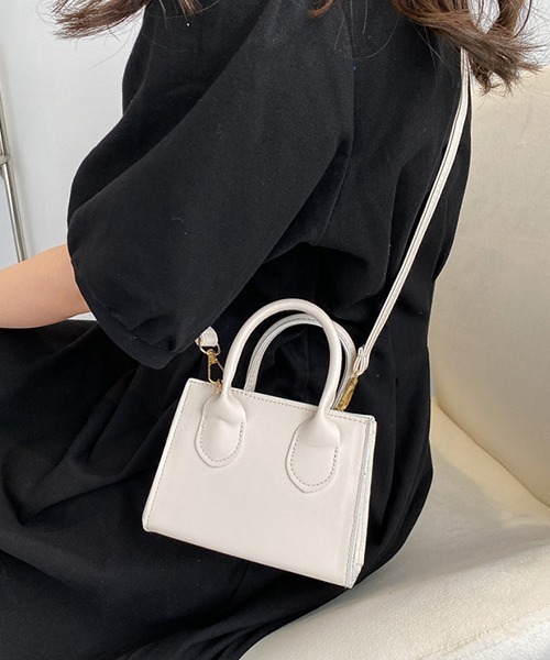 c.u.l（シーユーエル）の「【c.u.l】2wayスクエアミニショルダーバック cula381（ショルダーバッグ・レディース・ベージュ/アイボリー/ライトブラウン/ブラック/グリーン・FREE）」の2枚目の写真