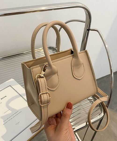 c.u.l（シーユーエル）の「【c.u.l】2wayスクエアミニショルダーバック cula381（ショルダーバッグ・レディース・ベージュ/アイボリー/ライトブラウン/ブラック/グリーン・FREE）」の8枚目の写真