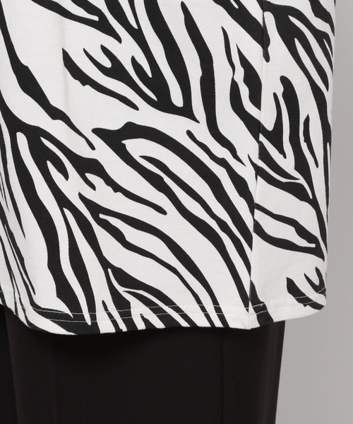 PAGEBOY(ページボーイ)の「ゼブラパターンノースリーブ(Tシャツ/カットソー・レディース・グリーン系その他/オフホワイト・FREE)」の3枚目の写真