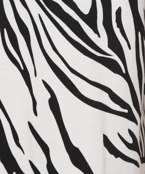 PAGEBOY(ページボーイ)の「ゼブラパターンノースリーブ(Tシャツ/カットソー・レディース・グリーン系その他/オフホワイト・FREE)」の4枚目の写真
