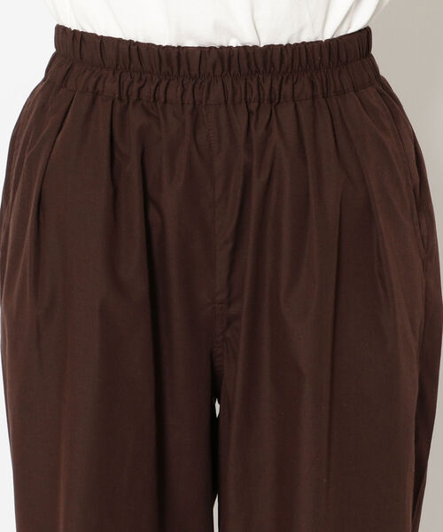 AVIREX（アヴィレックス）の「TUCK GATHERS WIDE PANTS/ タックギャザーワイドパンツ（その他パンツ・レディース・ブラック/ブラウン/アイボリー・FREE）」の7枚目の写真