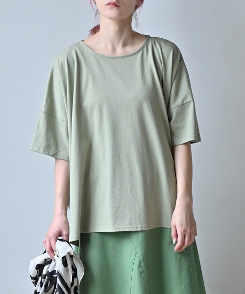 LUPILIEN（ルピリアン）の「オーバーシルエット　天竺編みスクエアプルオーバー　Tシャツ（Tシャツ/カットソー・レディース・ブラック/オフホワイト/イエロー/ライトカーキ・FREE）」の3枚目の写真