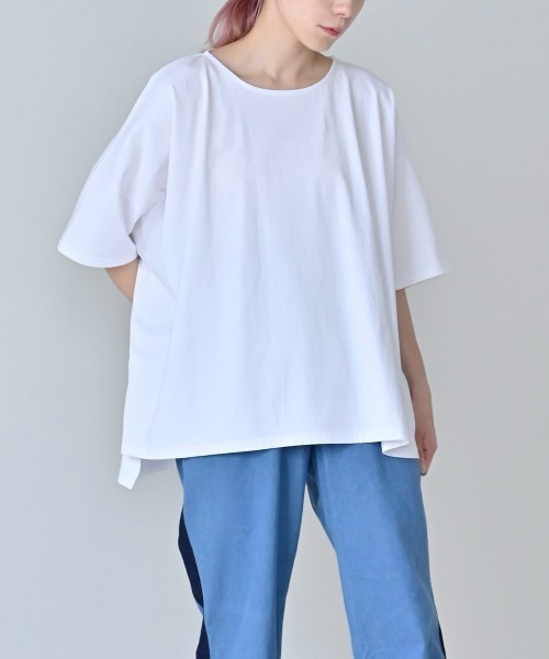 LUPILIEN（ルピリアン）の「オーバーシルエット　天竺編みスクエアプルオーバー　Tシャツ（Tシャツ/カットソー・レディース・ブラック/オフホワイト/イエロー/ライトカーキ・FREE）」の5枚目の写真