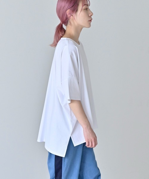 LUPILIEN（ルピリアン）の「オーバーシルエット　天竺編みスクエアプルオーバー　Tシャツ（Tシャツ/カットソー・レディース・ブラック/オフホワイト/イエロー/ライトカーキ・FREE）」の18枚目の写真