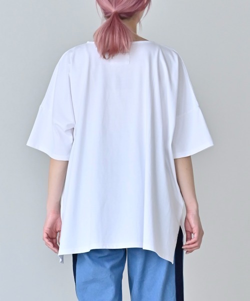 LUPILIEN（ルピリアン）の「オーバーシルエット　天竺編みスクエアプルオーバー　Tシャツ（Tシャツ/カットソー・レディース・ブラック/オフホワイト/イエロー/ライトカーキ・FREE）」の6枚目の写真