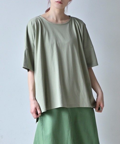 LUPILIEN（ルピリアン）の「オーバーシルエット　天竺編みスクエアプルオーバー　Tシャツ（Tシャツ/カットソー・レディース・ブラック/オフホワイト/イエロー/ライトカーキ・FREE）」の7枚目の写真