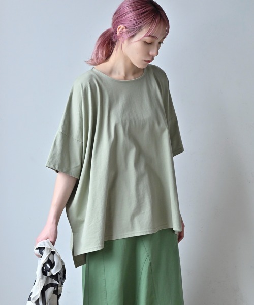 LUPILIEN（ルピリアン）の「オーバーシルエット　天竺編みスクエアプルオーバー　Tシャツ（Tシャツ/カットソー・レディース・ブラック/オフホワイト/イエロー/ライトカーキ・FREE）」の19枚目の写真