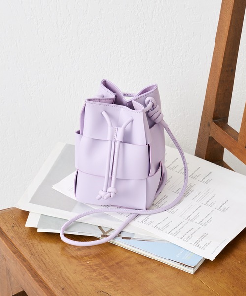 COLONY 2139（コロニートゥーワンスリーナイン）の「格子編みフェイクレザー巾着バッグ（ショルダーバッグ・レディース・ホワイト/ブラック/パープル・FREE）」の4枚目の写真