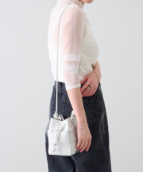 COLONY 2139（コロニートゥーワンスリーナイン）の「格子編みフェイクレザー巾着バッグ（ショルダーバッグ・レディース・ホワイト/ブラック/パープル・FREE）」の9枚目の写真