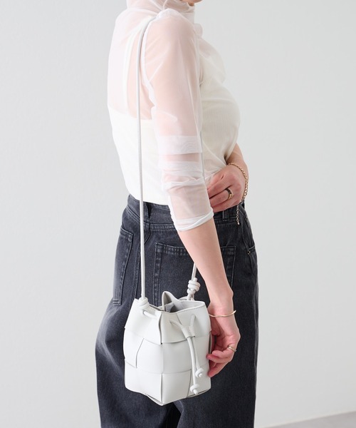 COLONY 2139（コロニートゥーワンスリーナイン）の「格子編みフェイクレザー巾着バッグ（ショルダーバッグ・レディース・ホワイト/ブラック/パープル・FREE）」の10枚目の写真