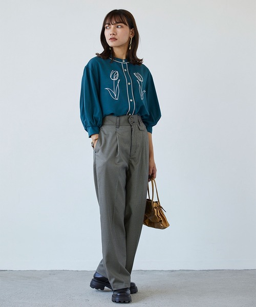 179/WG（イチナナキュウダブルジー）の「チューリップ刺繍パイピングブラウス（シャツ/ブラウス・レディース・オフホワイト/ピンク/ブルー・MEDIUM）」の18枚目の写真