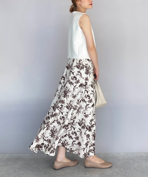 PICCIN(ピッチン)の「フラワー柄フレアスカート(スカート・レディース・ブラック/ブラウン/ブルー・M/L)」の17枚目の写真