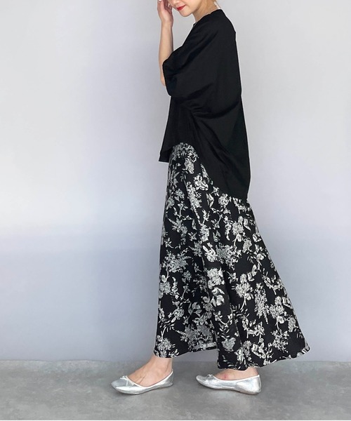 PICCIN(ピッチン)の「フラワー柄フレアスカート(スカート・レディース・ブラック/ブラウン/ブルー・M/L)」の10枚目の写真