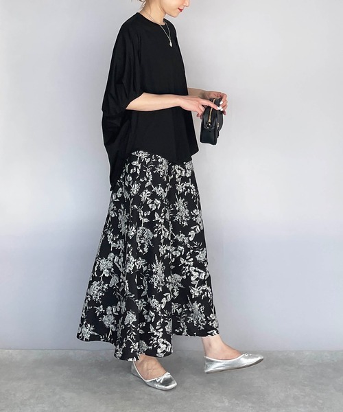 PICCIN(ピッチン)の「フラワー柄フレアスカート(スカート・レディース・ブラック/ブラウン/ブルー・M/L)」の9枚目の写真