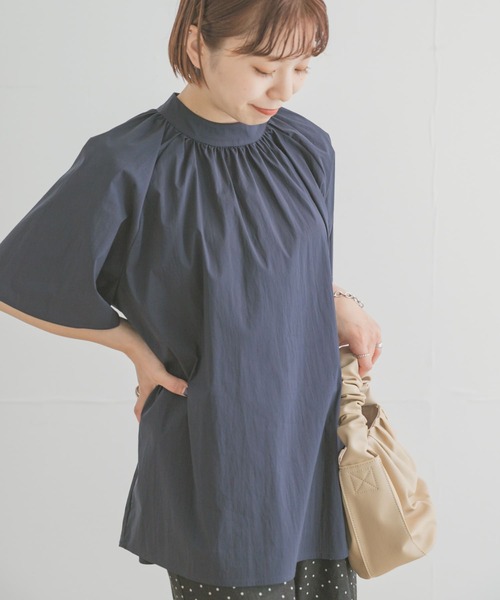 ITEMS URBANRESEARCH（アイテムズ アーバンリサーチ）の「ハイネックブラウス（シャツ/ブラウス・レディース・ホワイト/ネイビー/オレンジ/ラベンダー・FREE）」の3枚目の写真