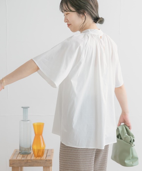 ITEMS URBANRESEARCH（アイテムズ アーバンリサーチ）の「ハイネックブラウス（シャツ/ブラウス・レディース・ホワイト/ネイビー/オレンジ/ラベンダー・FREE）」の8枚目の写真