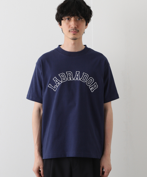 417 EDIFICE（フォーワンセブンエディフィス）の「【Labrador Retriever / ラブラドールリトリーバー】LOGO Tシャツ（Tシャツ/カットソー・メンズ・ホワイト/ネイビー/マスタード・MEDIUM/LARGE）」の10枚目の写真