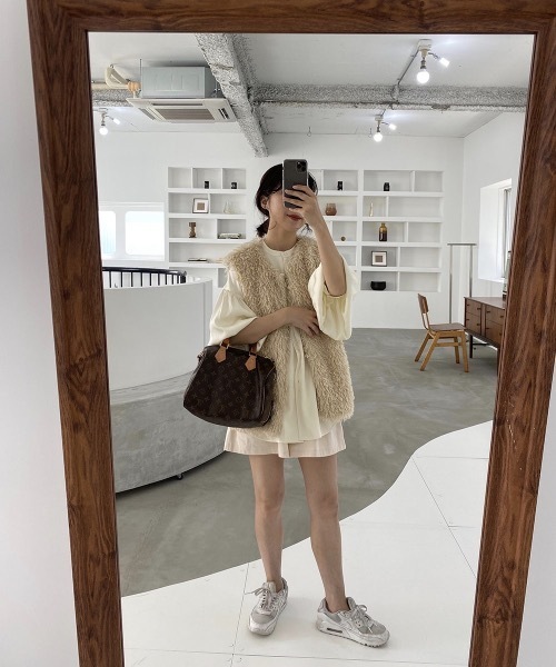 I_am（アイアム）の「front tuck short pants（その他パンツ・レディース・ブラック/ベージュ/アイボリー・FREE）」の9枚目の写真