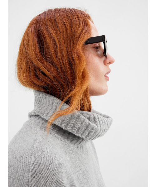 GAP（ギャップ）の「CashSoft カシミヤタッチ ミニ タートルネック ニットワンピース（ワンピース・レディース・グレー/ブラック/ベージュ/ブラウン・XS/S/M/L/XL/XXS）」の12枚目の写真