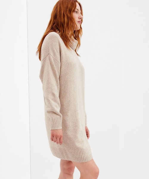 GAP（ギャップ）の「CashSoft カシミヤタッチ ミニ タートルネック ニットワンピース（ワンピース・レディース・グレー/ブラック/ベージュ/ブラウン・XS/S/M/L/XL/XXS）」の4枚目の写真