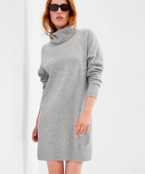 GAP（ギャップ）の「CashSoft カシミヤタッチ ミニ タートルネック ニットワンピース（ワンピース・レディース・グレー/ブラック/ベージュ/ブラウン・XS/S/M/L/XL/XXS）」の2枚目の写真