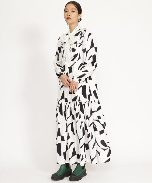 Ray BEAMS（レイビームス）の「Ray BEAMS / ジオメトリック プリント ワンピース（ワンピース・レディース・ホワイト/ベージュ・ONE SIZE）」の15枚目の写真