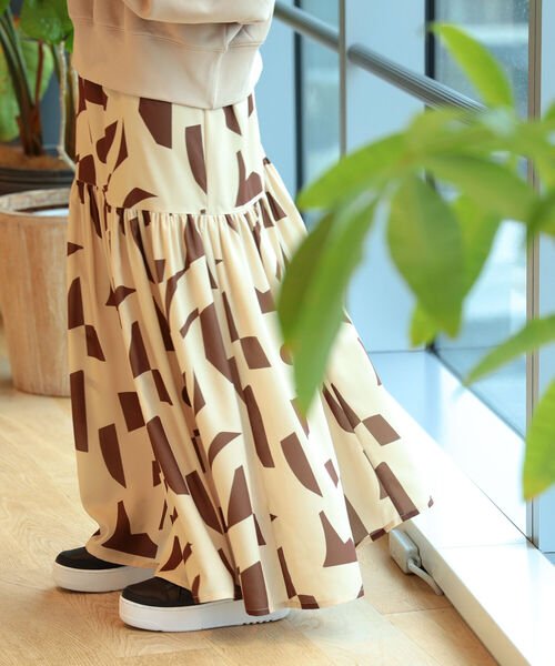 Ray BEAMS（レイビームス）の「Ray BEAMS / ジオメトリック プリント ワンピース（ワンピース・レディース・ホワイト/ベージュ・ONE SIZE）」の8枚目の写真