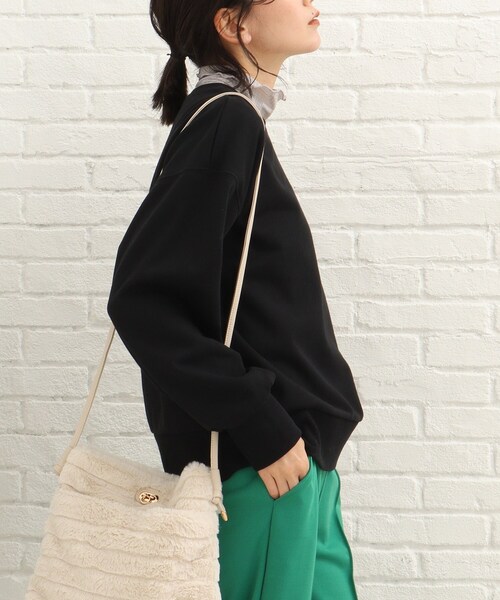 SHOO・LA・RUE（シューラルー）の「◆ベーシックで着回せる！～シンプル裏毛スウェット～（スウェット・レディース・ブラック/グレー/カーキ/アイボリー/マスタード/ピンク系・02/03）」の3枚目の写真