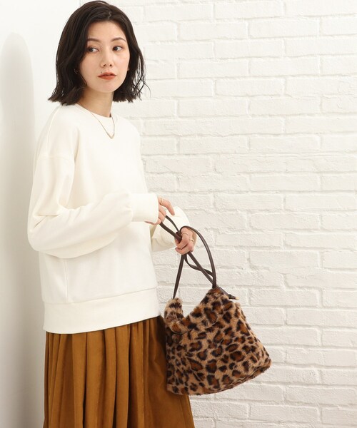 SHOO・LA・RUE（シューラルー）の「◆ベーシックで着回せる！～シンプル裏毛スウェット～（スウェット・レディース・ブラック/グレー/カーキ/アイボリー/マスタード/ピンク系・02/03）」の18枚目の写真