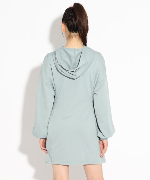 PINK-latte（ピンクラテ）の「◆フード付ウエストマークワンピース（ワンピース・キッズ・ライトブルー/ブラック/グレー・14/15 /16）」の6枚目の写真