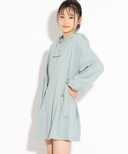PINK-latte（ピンクラテ）の「◆フード付ウエストマークワンピース（ワンピース・キッズ・ライトブルー/ブラック/グレー・14/15 /16）」の20枚目の写真