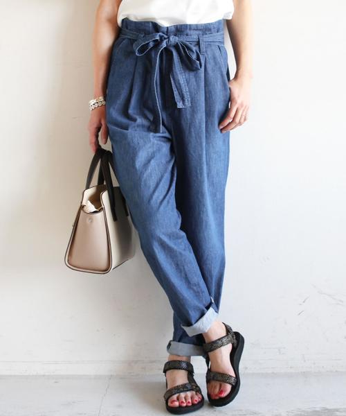 BEAUTY&YOUTH UNITED ARROWS（ビューティーアンドユースユナイテッドアローズ）の「BYSF デニムタックテーパード9分丈パンツ◆（デニムパンツ・レディース・ライトブルー/ネイビー・SMALL/MEDIUM）」の2枚目の写真