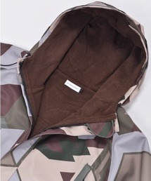 Pop trading company マウンテンパーカー　シェルジャケット Pop trading company マウンテンパーカー シェルジャケット