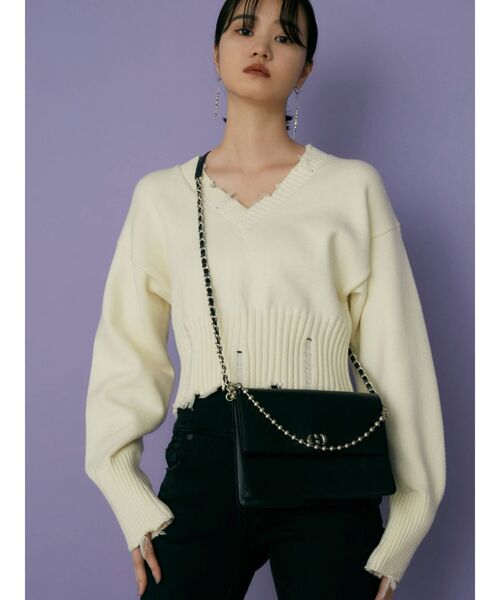 EMODA(エモダ)の「ヘムクラッシュVネックニット(ニット/セーター・レディース・パープル/グリーン/ブラック/アイボリー・FREE)」の5枚目の写真