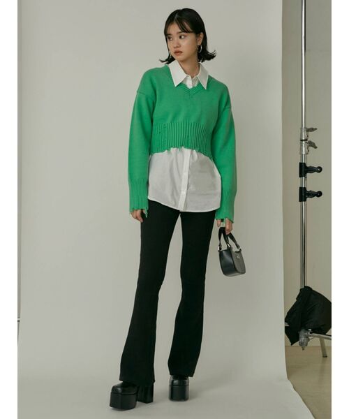 EMODA(エモダ)の「ヘムクラッシュVネックニット(ニット/セーター・レディース・パープル/グリーン/ブラック/アイボリー・FREE)」の17枚目の写真