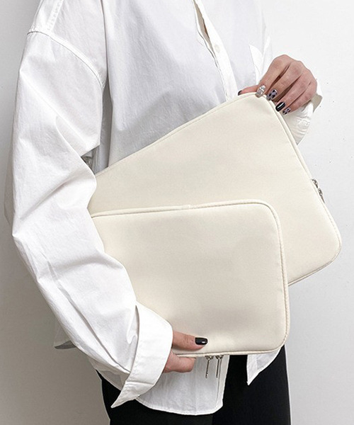 c.u.l(シーユーエル)の「楽々収納 シンプルタブレットケース iPadケース PCケース ipd5(PC・タブレットケース・レディース・ブラック/ブルー/ホワイト/グリーン・FREE)」の2枚目の写真