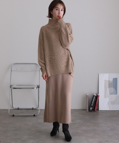 ElegChic(エレグシック)の「ケーブル片畔編みセーター(ニット/セーター・レディース・ブラック/グレイッシュベージュ/ネイビー・L/3L/5L)」の9枚目の写真
