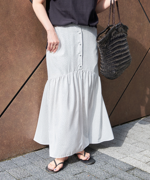 B.C STOCK（ベーセーストック）の「フロントボタンマーメイドギャザースカート（スカート・レディース・ブラック/グリーン/ホワイト・FREE）」の5枚目の写真